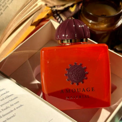A refined women’s Eau De Parfum with floral, oriental & chypre tones. 100ml long-lasting fragrance full of depth & elegance.