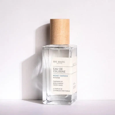 Premium unisex Eau De Parfum with woody & light floral notes. A fresh, long-lasting fragrance that feels elegant & luxurious.