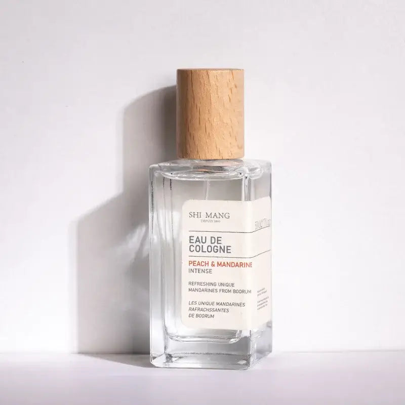 Premium unisex Eau De Parfum with woody & light floral notes. A fresh, long-lasting fragrance that feels elegant & luxurious.
