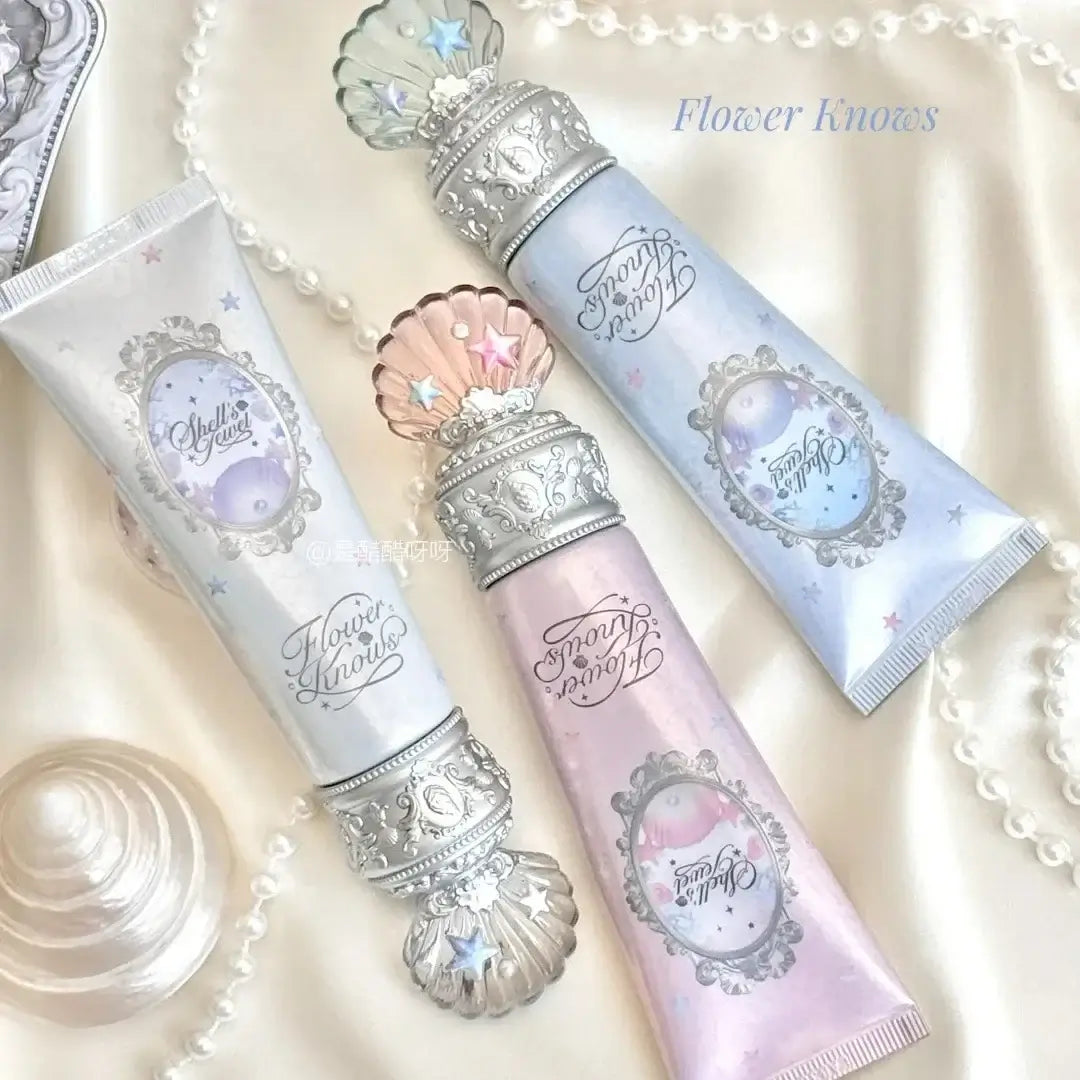 Illustration of Frost Glow Cosmetics Primer benefits: Triple-tone customization, pore-blurring effect, soft-focus complexion, hydrating skin fusion.
