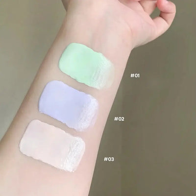 Illustration of Frost Glow Cosmetics Primer benefits: Triple-tone customization, pore-blurring effect, soft-focus complexion, hydrating skin fusion.