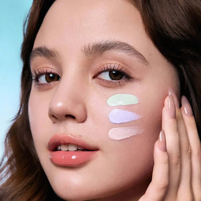 Illustration of Frost Glow Cosmetics Primer benefits: Triple-tone customization, pore-blurring effect, soft-focus complexion, hydrating skin fusion.