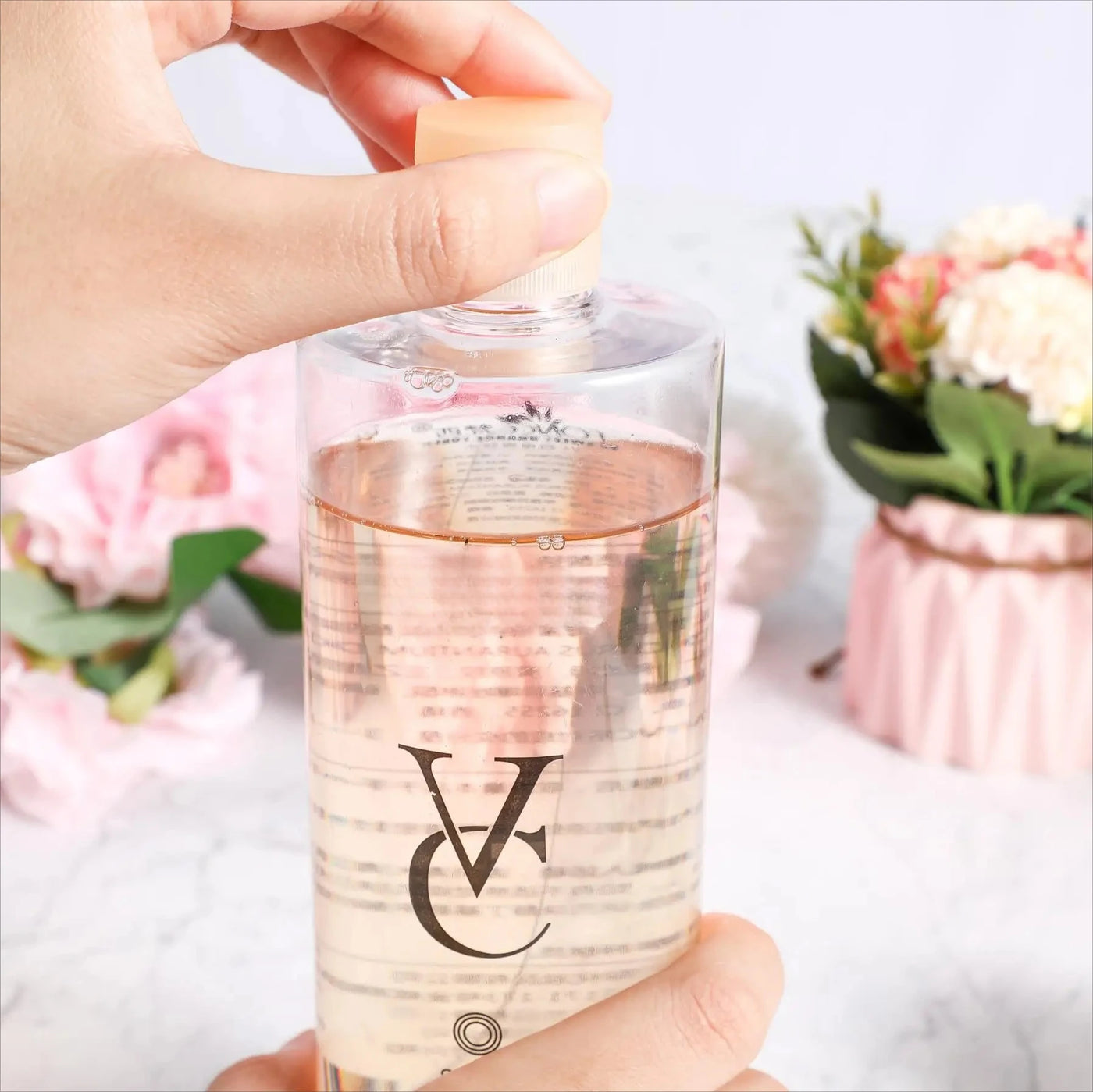 Frost Glow Cosmetics vitamin C toner 500ml hydrates, refreshes & repairs skin. Prevents dryness, brightens & supports healthy glow.