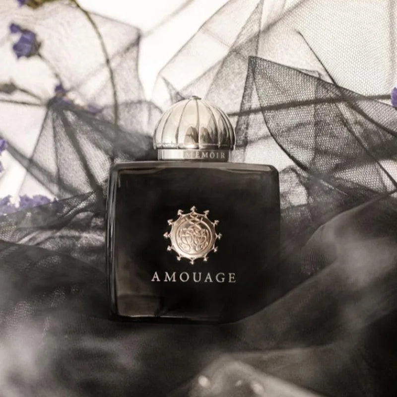 A refined women’s Eau De Parfum with floral, oriental & chypre tones. 100ml long-lasting fragrance full of depth & elegance.