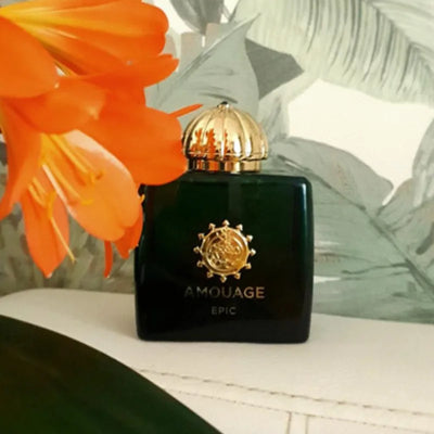 A refined women’s Eau De Parfum with floral, oriental & chypre tones. 100ml long-lasting fragrance full of depth & elegance.