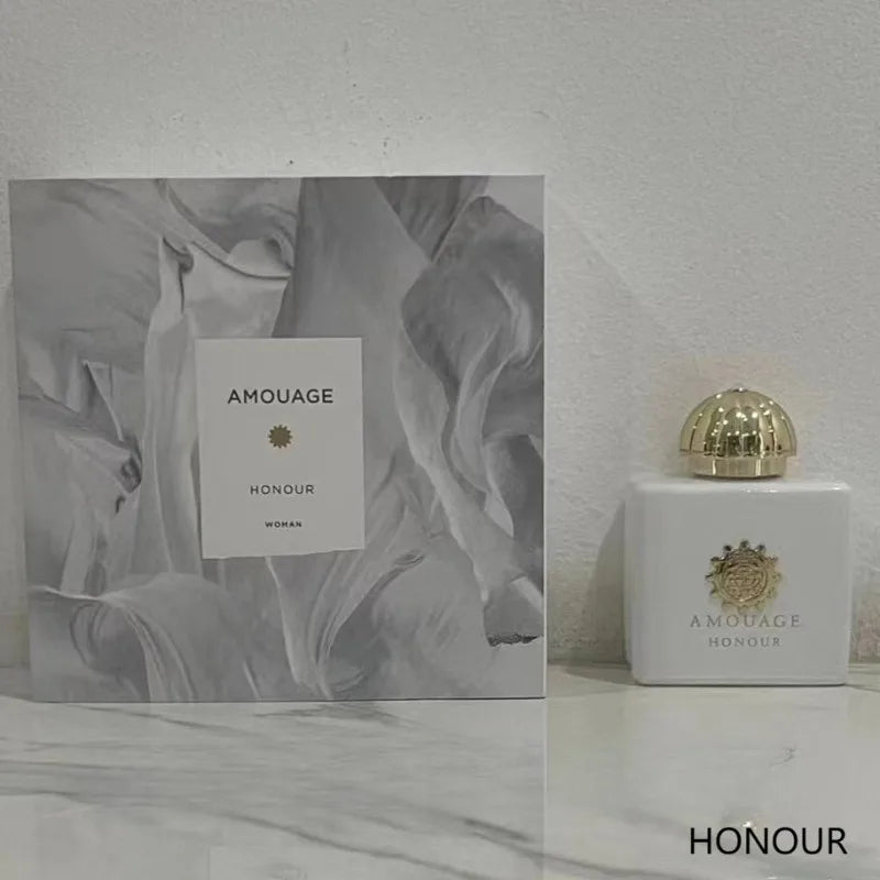 A refined women’s Eau De Parfum with floral, oriental & chypre tones. 100ml long-lasting fragrance full of depth & elegance.