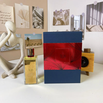 Luxury 100ml unisex Eau De Parfum with floral notes. Long-lasting, high-quality fragrance for men & women — popular in 2025.