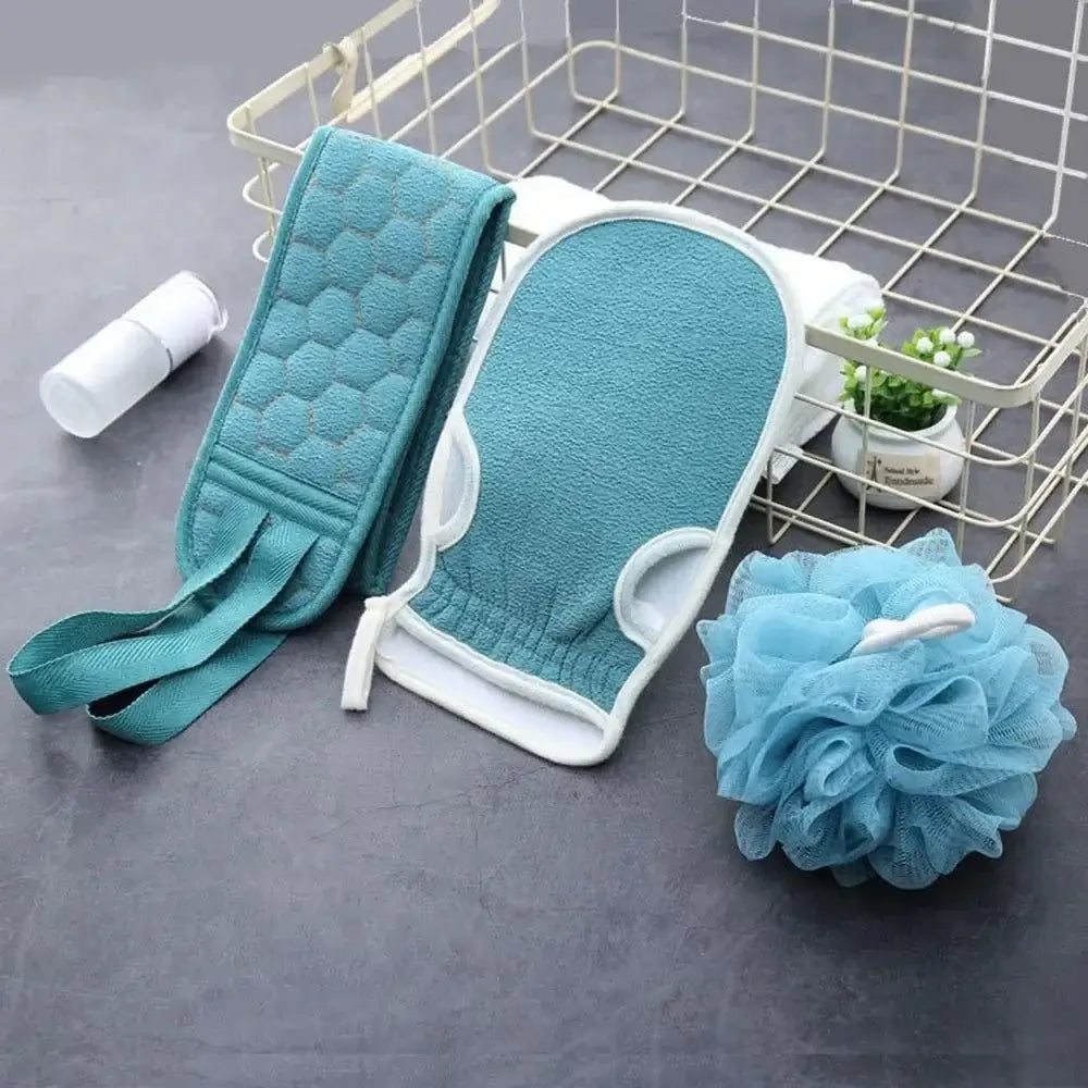 3-in-1 bath set with back scrubber, sponge & brush. Exfoliate, cleanse & massage skin for a refreshing spa-like shower.