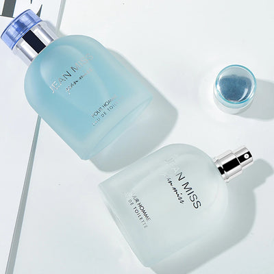 A fresh men’s Eau De Parfum with orange, fougère, spicy & woody notes. 100ml long-lasting masculine fragrance dupe.