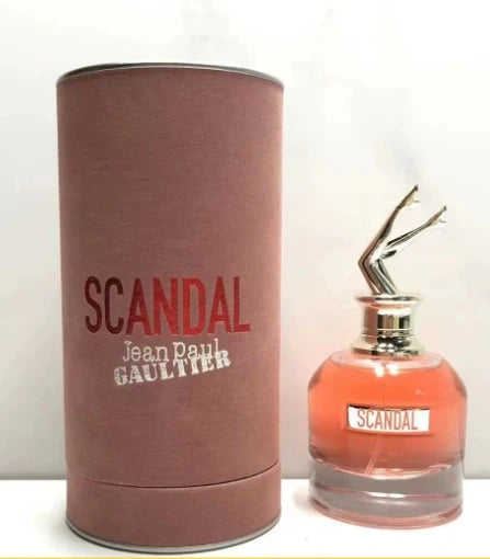 Long-lasting men’s Eau De Parfum with woody vetiver, tonka, leather & sandalwood. A refined 100ml fragrance for elegance.