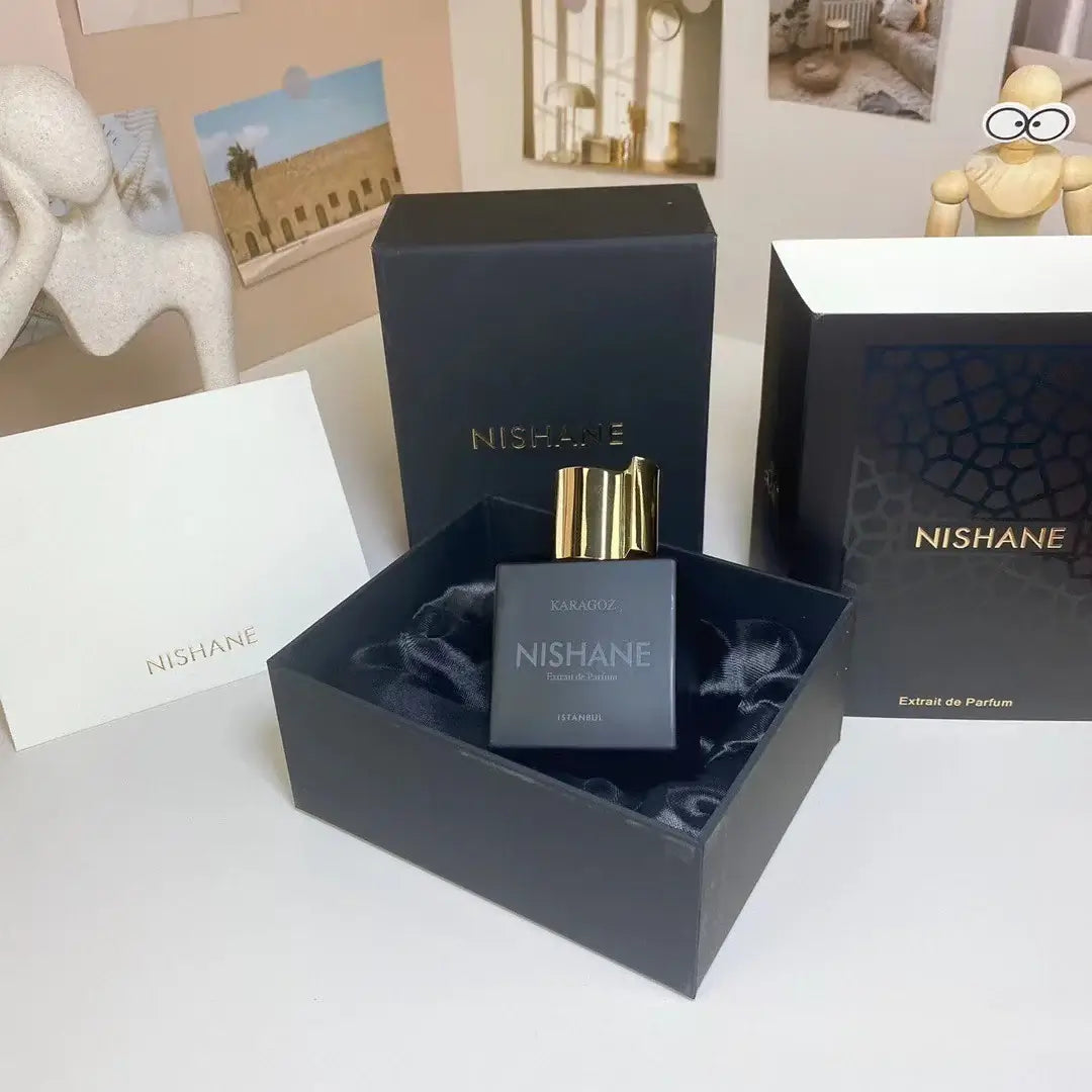 Luxury long-lasting floral, citrus & woody fragrance. A timeless unisex perfume that inspires elegance & confidence.