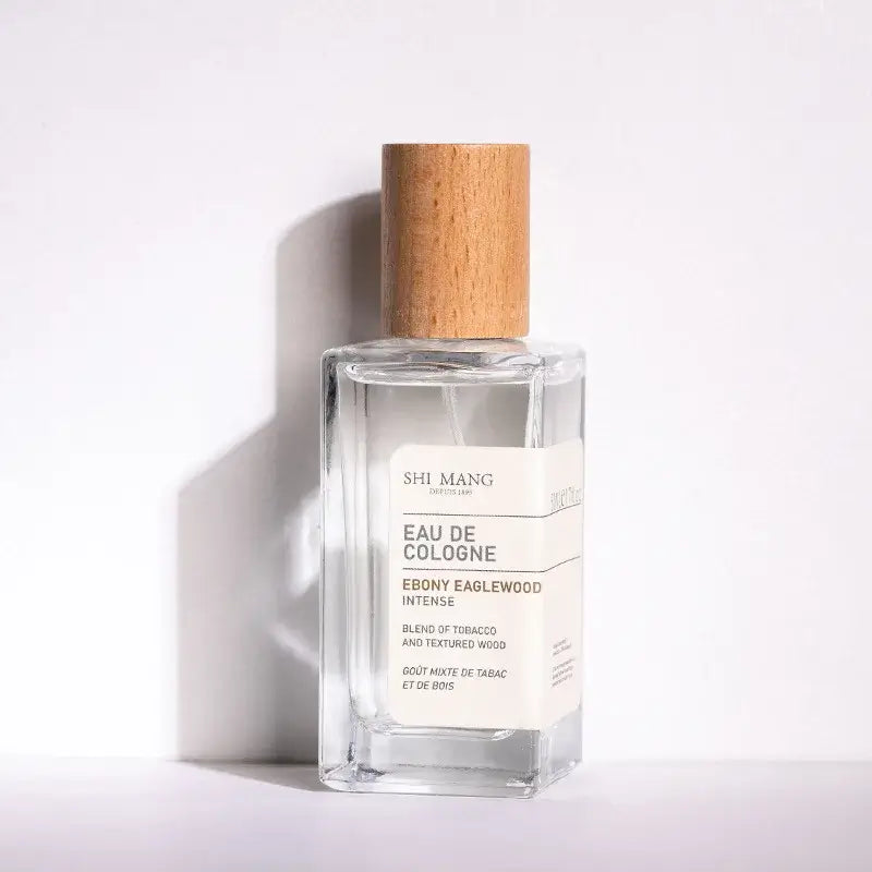 Premium unisex Eau De Parfum with woody & light floral notes. A fresh, long-lasting fragrance that feels elegant & luxurious.