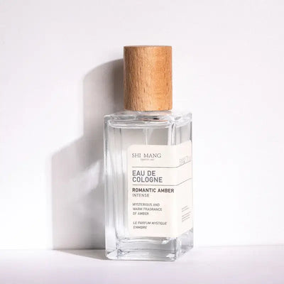 Premium unisex Eau De Parfum with woody & light floral notes. A fresh, long-lasting fragrance that feels elegant & luxurious.